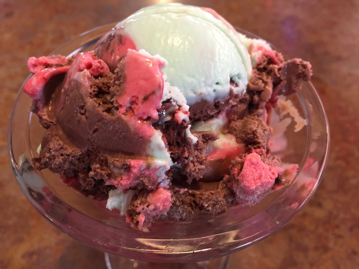 frannieLin1's tweet photo. When I am down, ice cream always cheers me up! Spumoni... Mmm... Almost forgot what bothered me in the first place! https://t.co/qVHizrvXcH