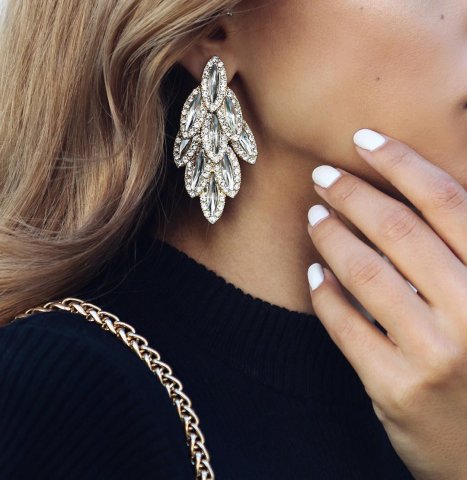 StudioVasi's tweet photo. We love when the glam squad comes through during the holidays. Give us a call for the perfect party look! https://t.co/F8lkebNZHz