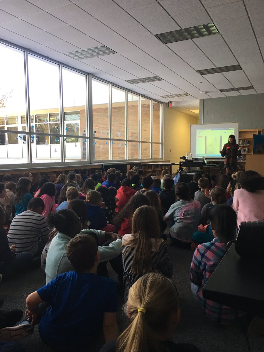 Clugstonclass's tweet photo. Thank you BHHS for sharing your personal projects w/us. #geniushour @EastHills5_8 @mcconnell5thgrd @PrattClass5 @Kieselpeeps @Trescone5EH https://t.co/3TXLew0Eid