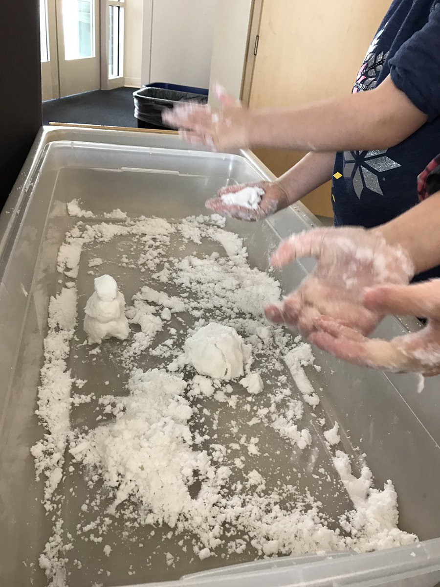 MrsKjar's tweet photo. Snow is much more fun to play with inside! Sensory table snow. 1/2 C. Conditioner + 3 C. Baking soda #morrisjays https://t.co/zlEdu54I2K