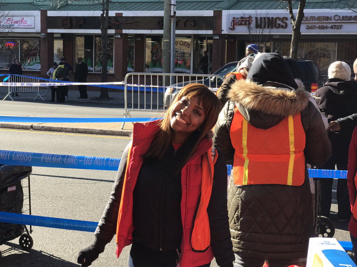 TargetMichele's tweet photo. We love to give back!!!!   #targetlovesthecommunity. #christmasonmerrick https://t.co/5fpxRzy86i