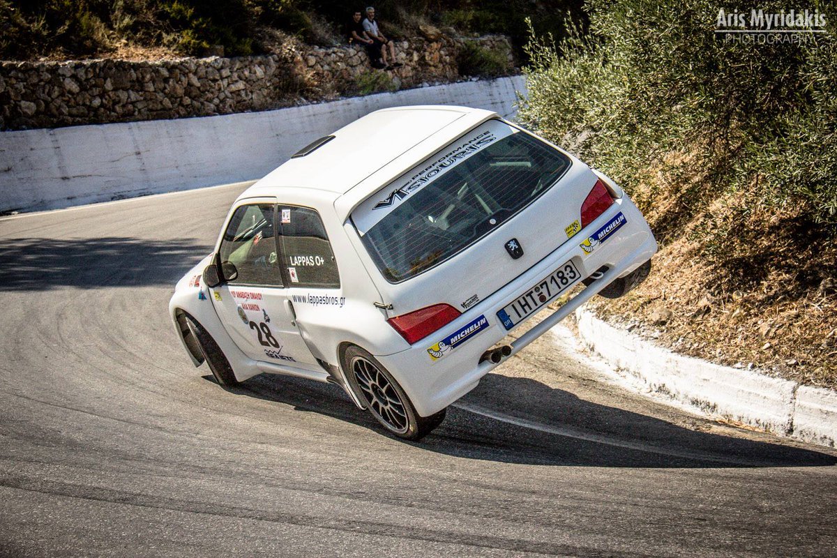 CustomPeugeot's tweet photo. Claws to sky! 
Garras ao céu! 
Klauen zum Himmel! 
¡Garras al cielo!
Griffes au ciel!
#peugeot #custompeugeot https://t.co/HS970PCK9b
