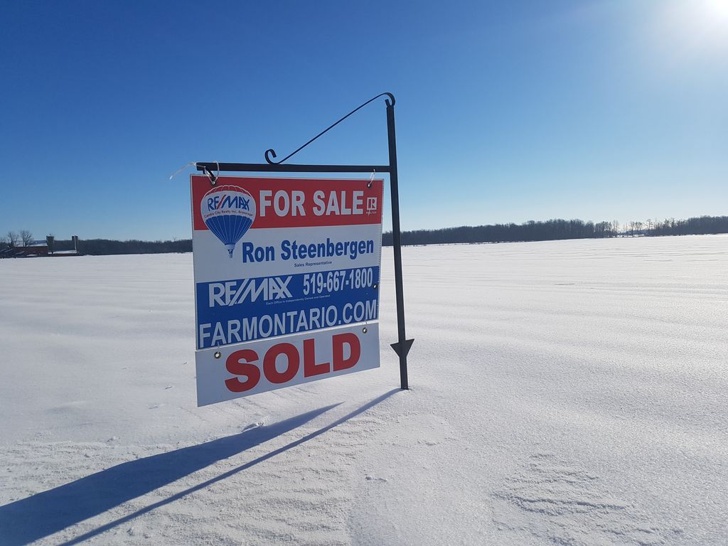 farm_ontario's tweet photo. #SOLD Congrats to our buyers &amp; sellers of this #tiled #productive #vacantlot in #MtElgin! Thanks for the opportunity to work with you! https://t.co/opmYPEvk9T
