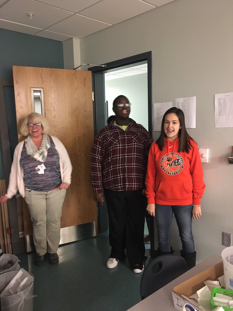 MrsCHHS's tweet photo. Christmas caroling at @CMA_PSCC_KCS this afternoon! https://t.co/HAr8zKT1Sq