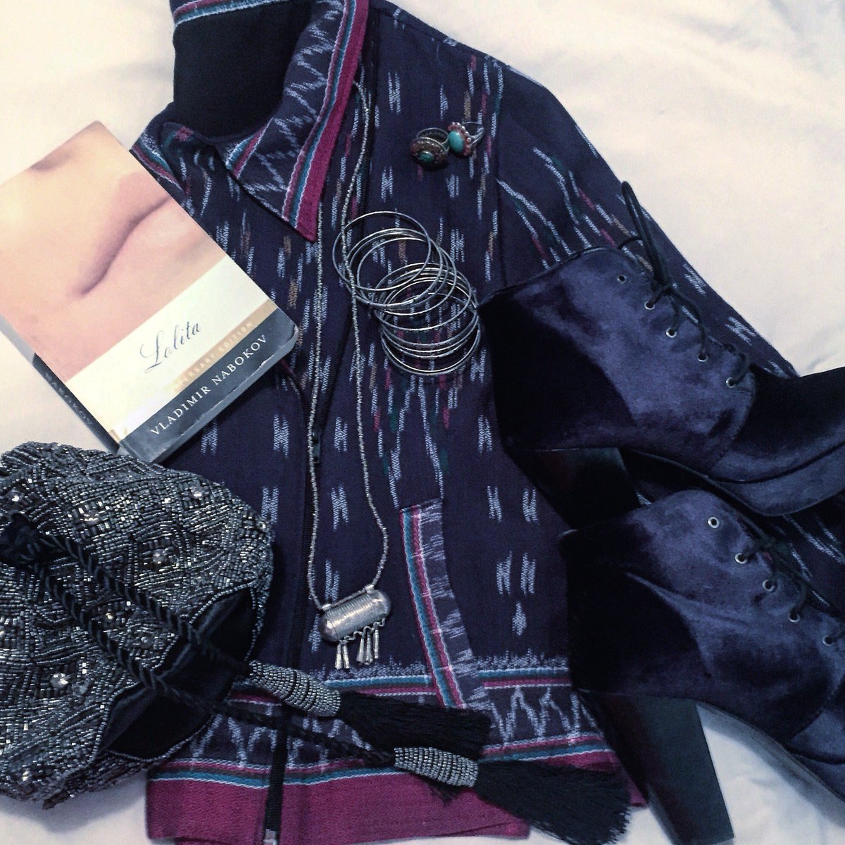 SameThread's tweet image. Packing to visit loved ones in Texas! My Aui Moto Jacket is my go to layering piece for unpredictable weather. samethread.com