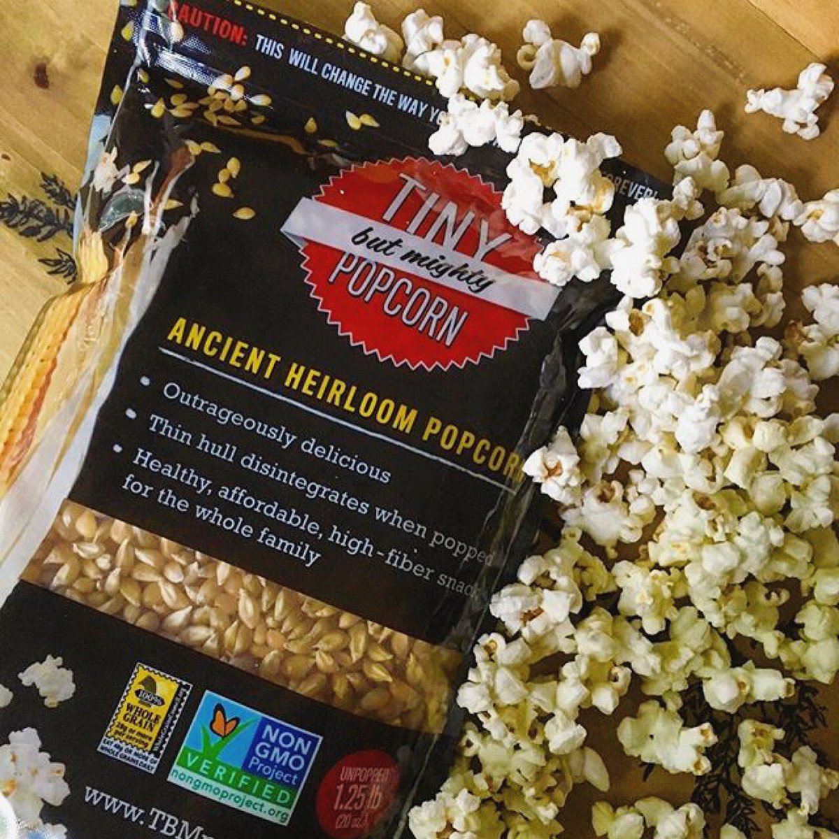 TBMpopcorn's tweet photo. Are you stocked up for the holidays?πΏππ» #Repost @backporchpaleo #nonGMO #vegan #kosher #heirloom #tinypopcorn #TBMpopcorn #iowa #farmerowned https://t.co/j8yefoZ2NI