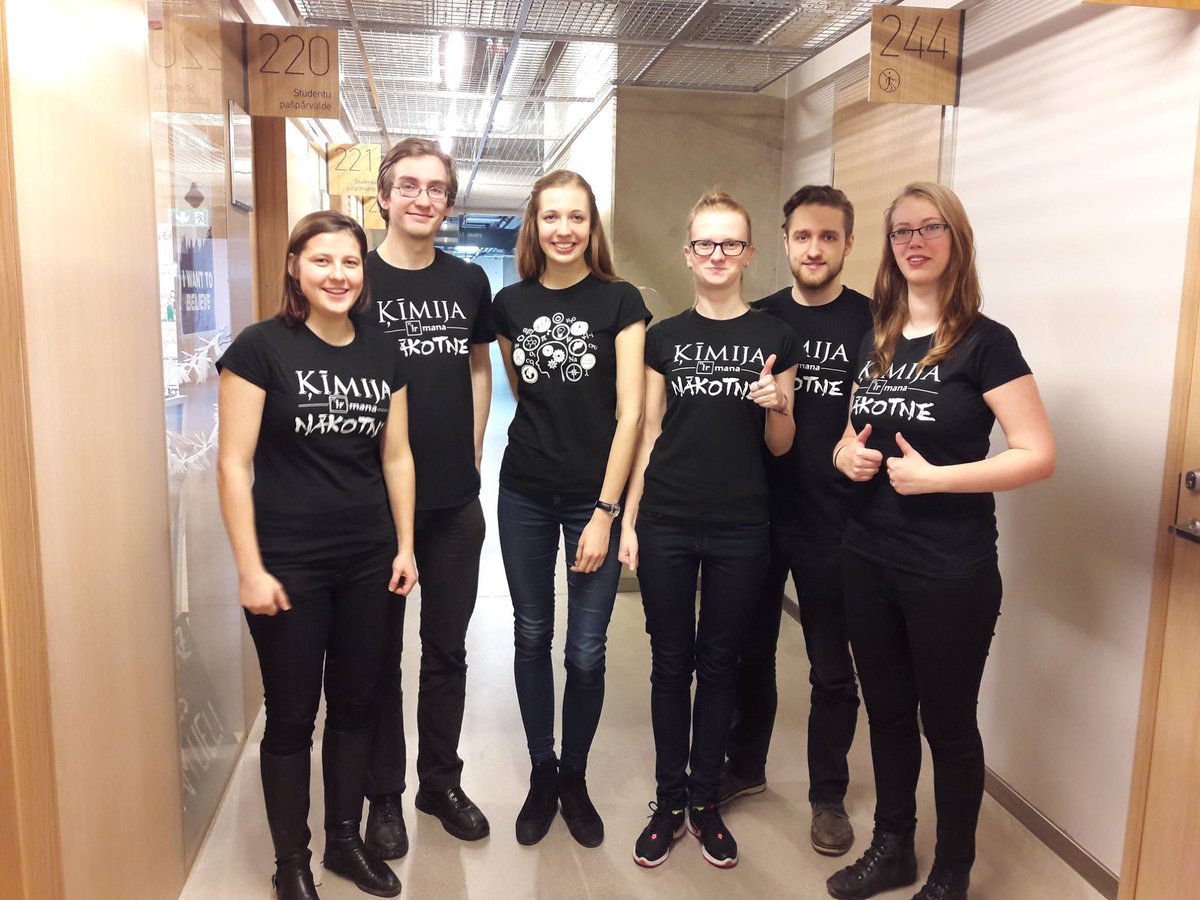 Hei!
Mums ir lieliskas ziņas! 
Studentu pašpārvaldē ir ieradušies ķīmiķu un skolotāju krekli. 
Droši vari nākt tiem pakaļ. :)