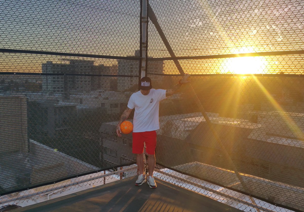 The legend Edward van Gils in #LA 
#streetsoccer #streetfootball #nikesccrx #nikefc #rgst