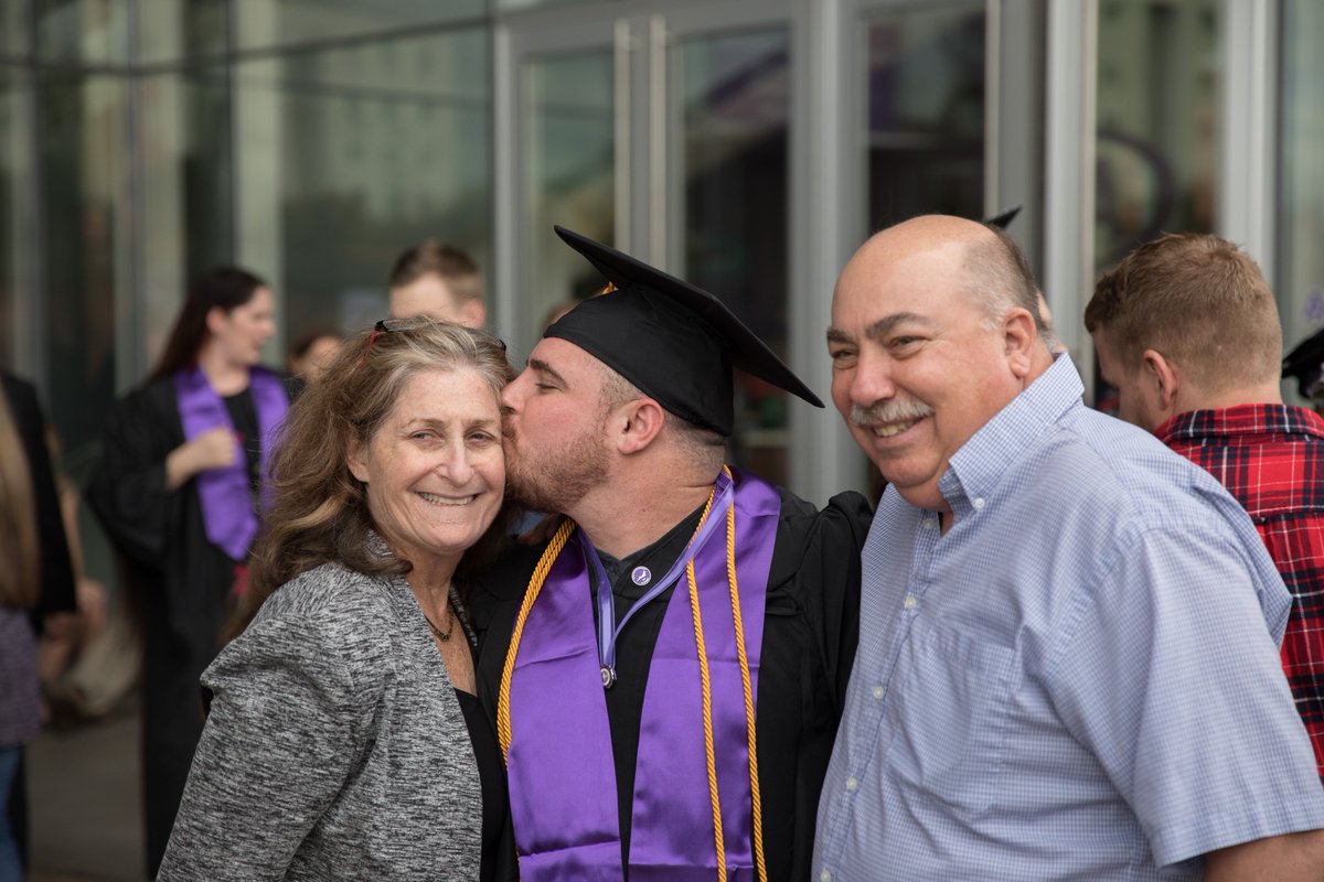 gcu's tweet photo. via @GCU_Today Β» "They prepared, they persevered... they prevailed" #GCU2016 #GCU https://t.co/l0JB6y7Bcm https://t.co/jooWP0RzG4