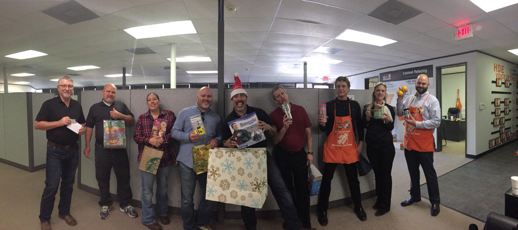 JakeMcCordUSMC's tweet photo. Santa was good to all the kids on the NICE List at Houston HDI Christmas Party! @THDJAKEM @KurtHogan_HN @DerekTHD https://t.co/YSnqubZ54k