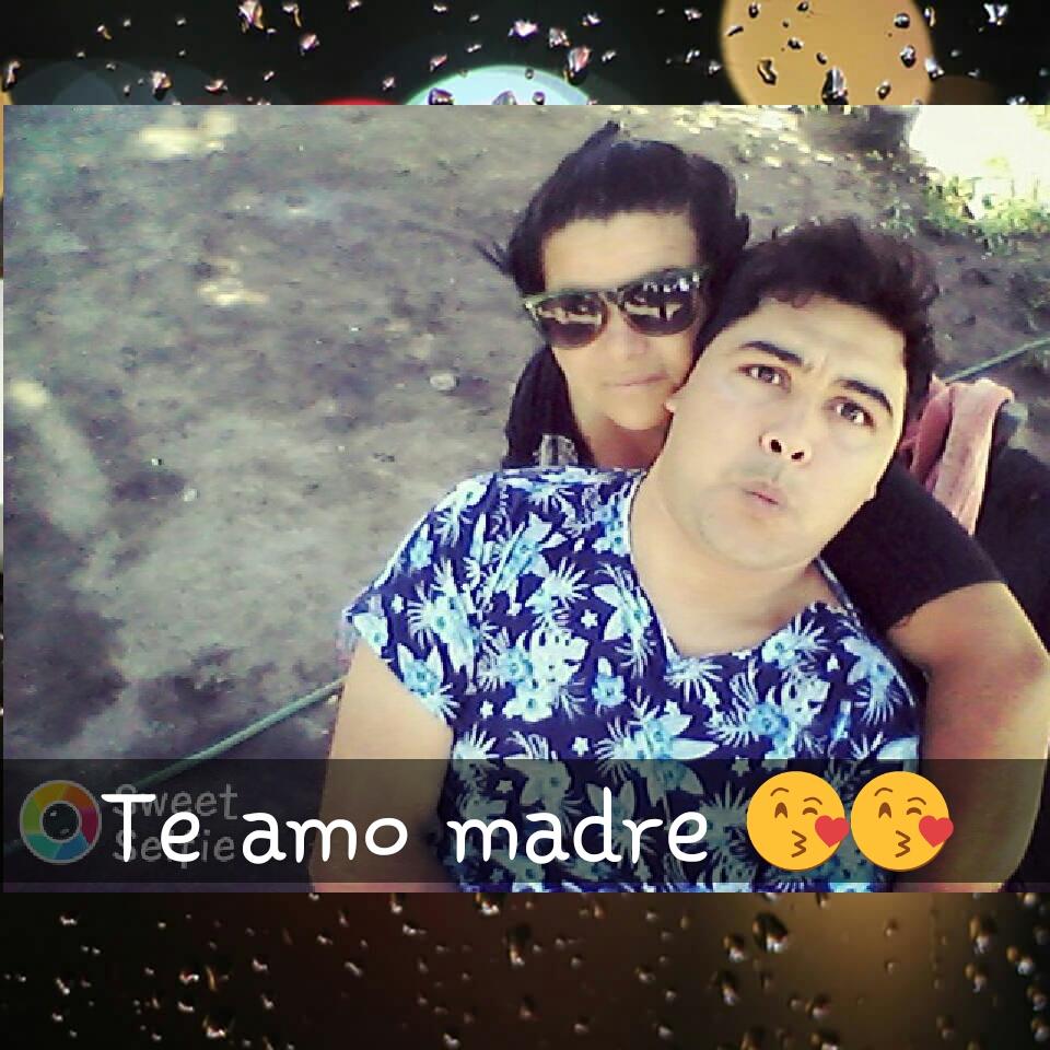 FekherS's tweet photo. Mom 😘😘😘 https://t.co/qb0NBZ6CPi