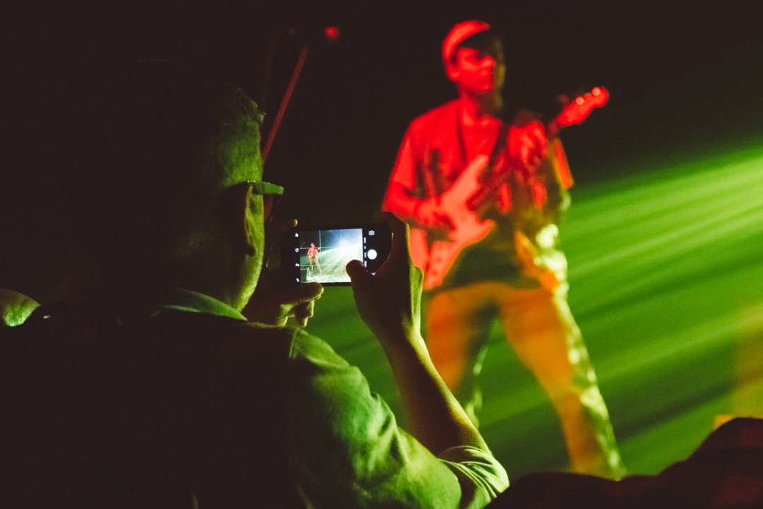 Tómame una foto, así como si fuera a salir en #SocialIce