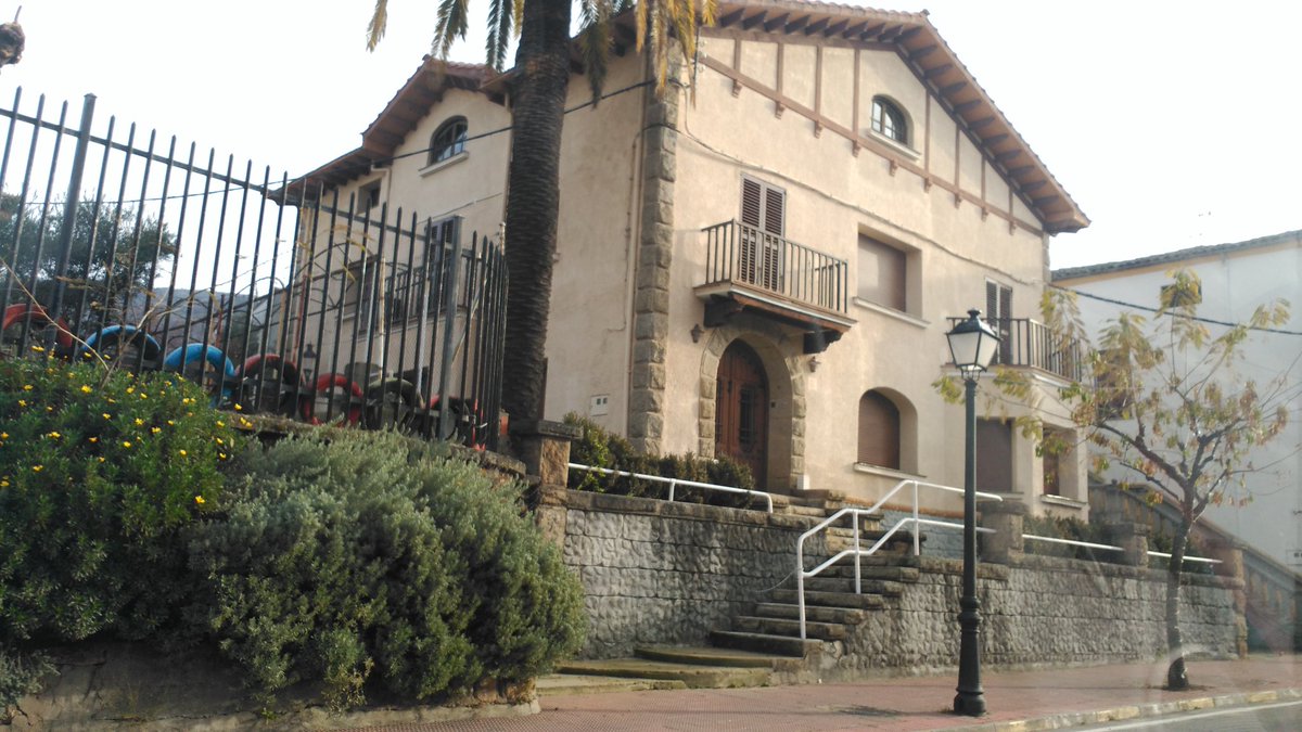 MAKINADORA's tweet photo. @laveramovil @comarcadelavera @losardelavera A #jarandilladelavera #lavera #lugaresconencanto #comarcadelavera #verateando @paradores 🍁🍀🍂🍃 https://t.co/UOp9kjOTxy