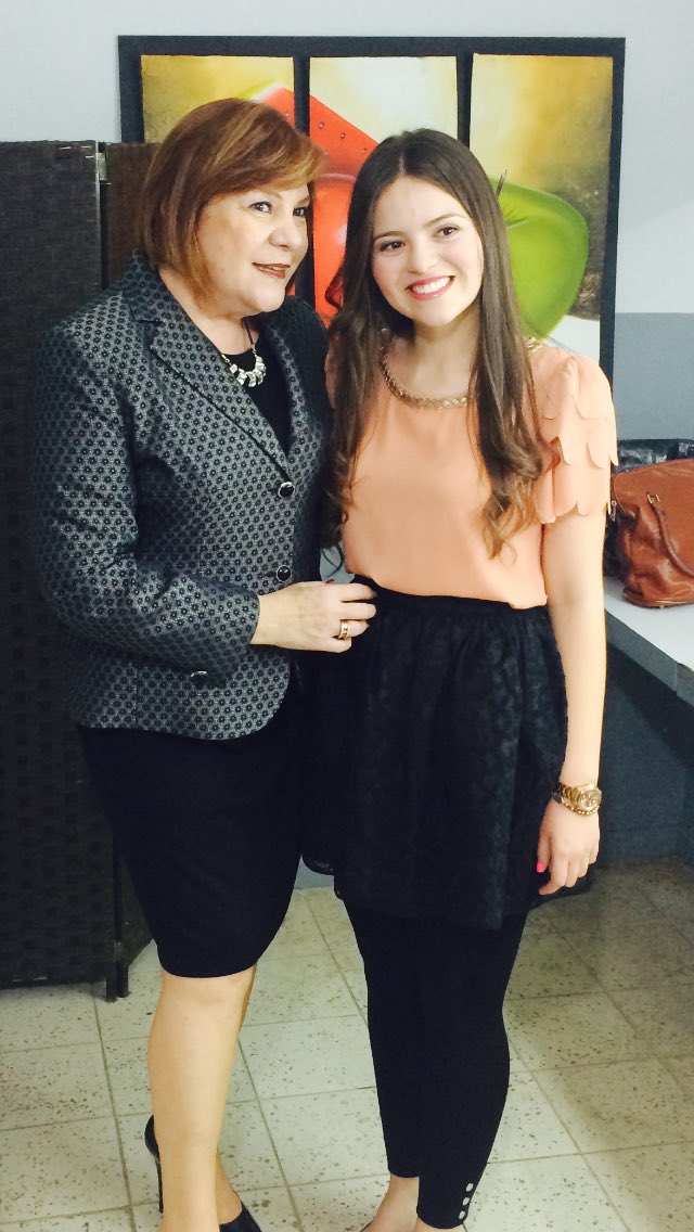 CesiaSoto's tweet photo. Felicidades hermosa pastora. Su vida y su pasión por Dios SIEMPRE impactan mi vida. Es una mujer admirable. La amo mucho @LilideGalindo https://t.co/C6urf8dWkK