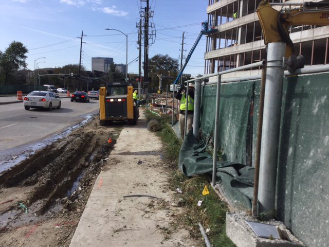 JoslinTexas's tweet image. Rolling along at Cambridge &amp;amp; Holecombe. Clean up crew, coming through. #finalsteps #finishingup
