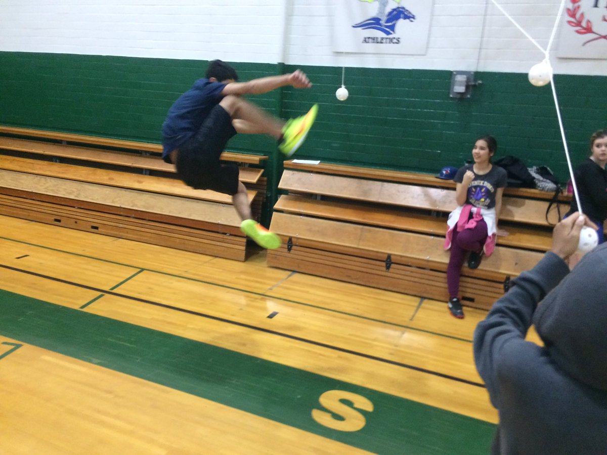 Rosemont8s's tweet photo. Indigenous games and hoop dancing @martinmonarchs this morning. Thanks for having us! #onefoothighkick https://t.co/ZkqKSvGHFb
