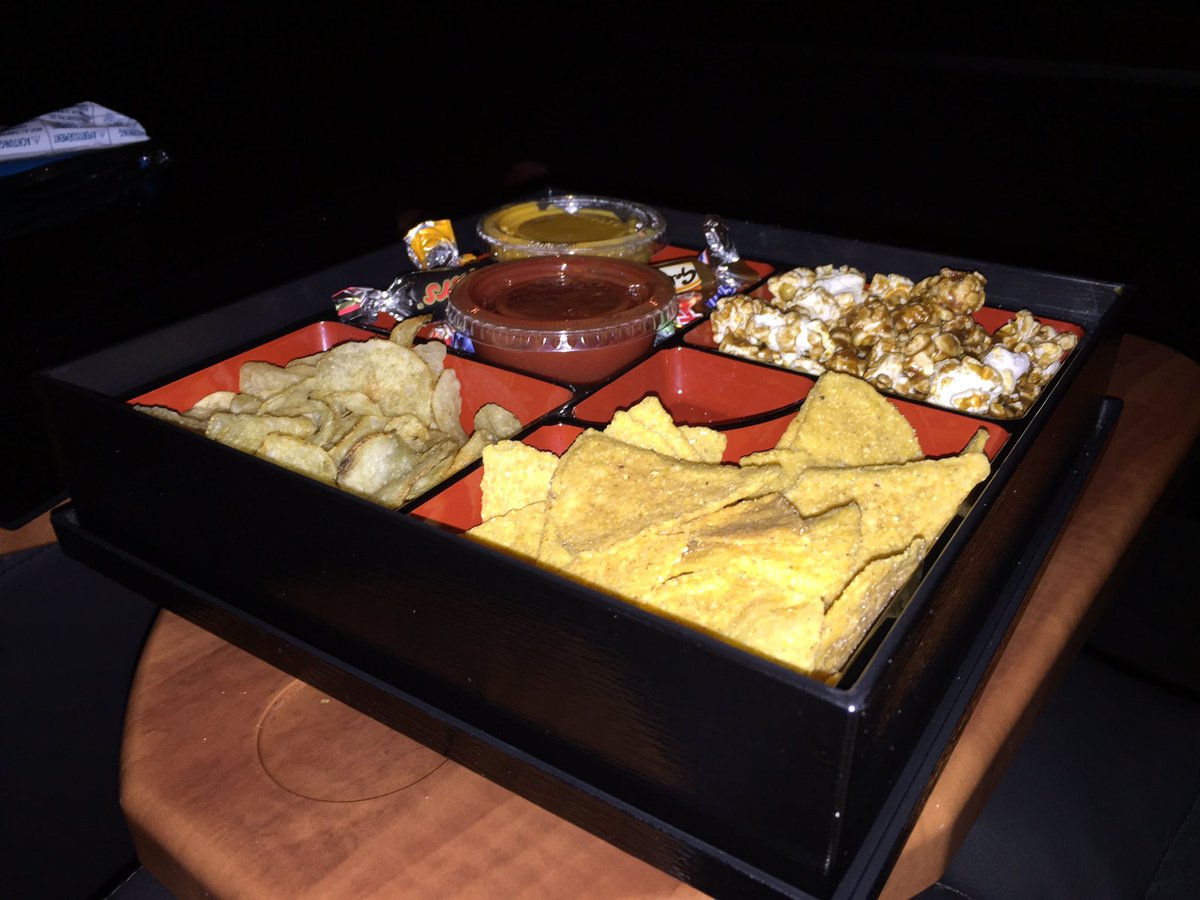 TheGeekForce's tweet image. Gallery seating for the GF gang this evening at @ShowcaseCinemas Nottingham. @starwars #RogueOne. Very very excited.