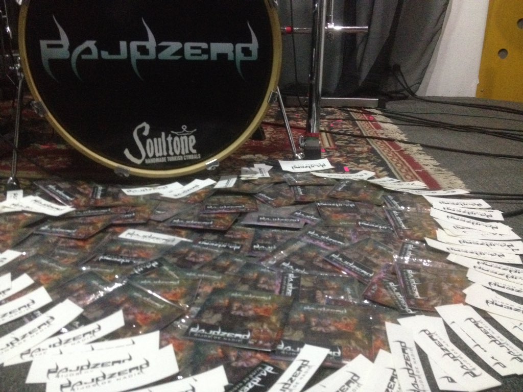 Ya nuestro disco en físico <a href="/CrestaMetalica/">Cresta Metalica Producciones</a> <a href="/metalextremas/">MetalExtremas</a> <a href="/Dioses_Metal/">Dioses del Metal</a>  <a href="/MetalChildren/">MetalChildren</a> @MetalKaiser <a href="/Ely_Metal/">ɛʟʏ_օғ_мɛтaʟ</a> <a href="/defensoresmetal/">Defensores del Metal</a>