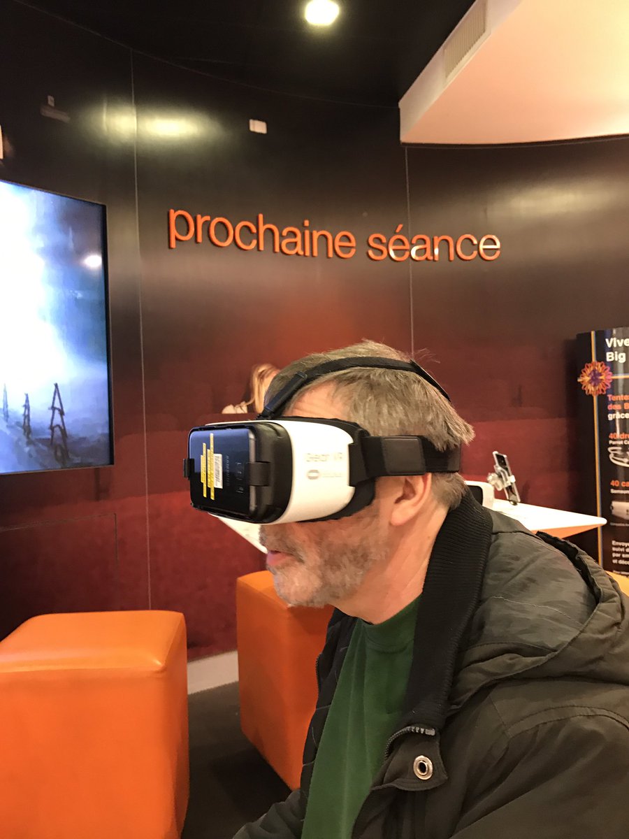 OrangeBretagne's tweet photo. Merci à tous les participants du #twaperoBrest ! De jolies rencontres qui en annoncent d'autres https://t.co/oj0b9YvACC