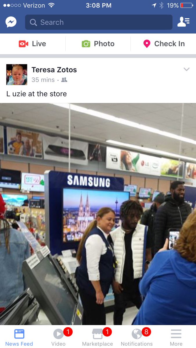 theodoshush's tweet photo. son my mom saw lil uzi in a Stafford Walmart lol I'm so confused https://t.co/8y2jO9A9IU