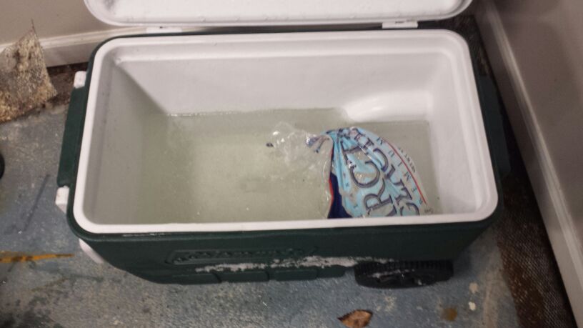 JReidOneNiner's tweet image. Kinda left this cooler outside since Thanksgiving and it wasn't empty #SolidIce