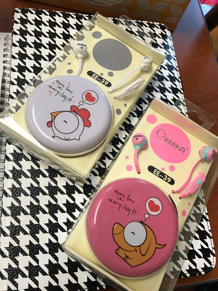 Jena_Sherry's tweet photo. Yay! Look what arrived today. Thank you #keeka #fundraising @cultofpedagogy https://t.co/oCjbR9lAQt