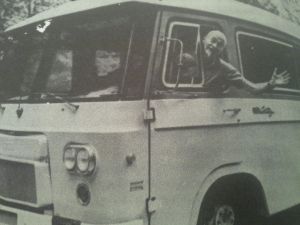 BotanaJr's tweet photo. Freeman era un psiquiatra americano que recorrió el país practicando lobotomías en su "lobotomobile" hasta su muerte en 1972 ya sin licencia https://t.co/Nsz00ahbsq