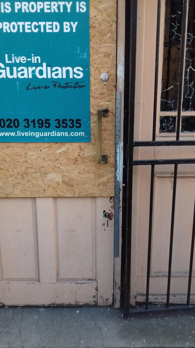 TRRLOCKS's tweet photo. #bow #e3 #eastlondon secured this old pub today no keys for the gate but installed mortice Lock change yale and e/turn cylinder to main door https://t.co/3Z74Ih4We6