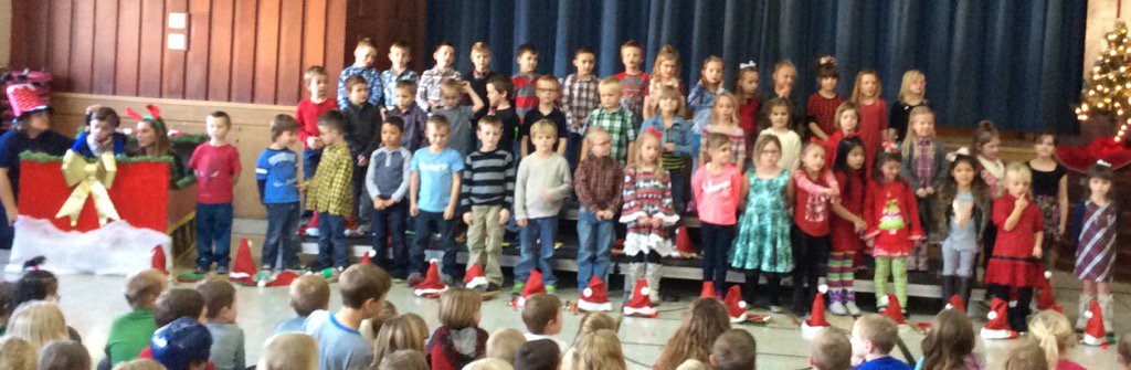 pescubs325's tweet image. All dressed up with songs and joy to share! 😃 #programday #showtime