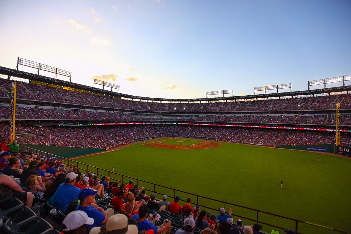 Cut4's tweet photo. .@Rangers forever. 😍 https://t.co/ar1K6UuNwH