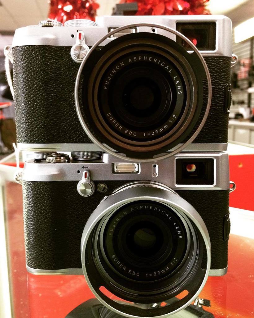 cameraexchange's tweet image. Used gear just in! Grab one or both of these Fujifilm X100's! 
Happy holidays! 🌲📸⛄️ #cameraexchange #fujifilm #fuji…