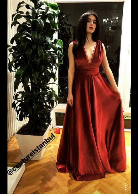 gulhan_yalc's tweet photo. @kurretulayn #Fashion #TukeyDays #StreetStyle #Actress #Model #Blogger @coutureistanbul @gulaferatas @umittemurcin https://t.co/c1SURGfItE