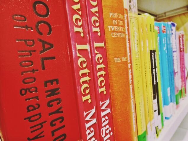 UWStudentGuide's tweet image. No need to stress about buying books, the MAD library has them! #ExploreUW's MAD library facilities in today's post📚 buff.ly/2gTQta7