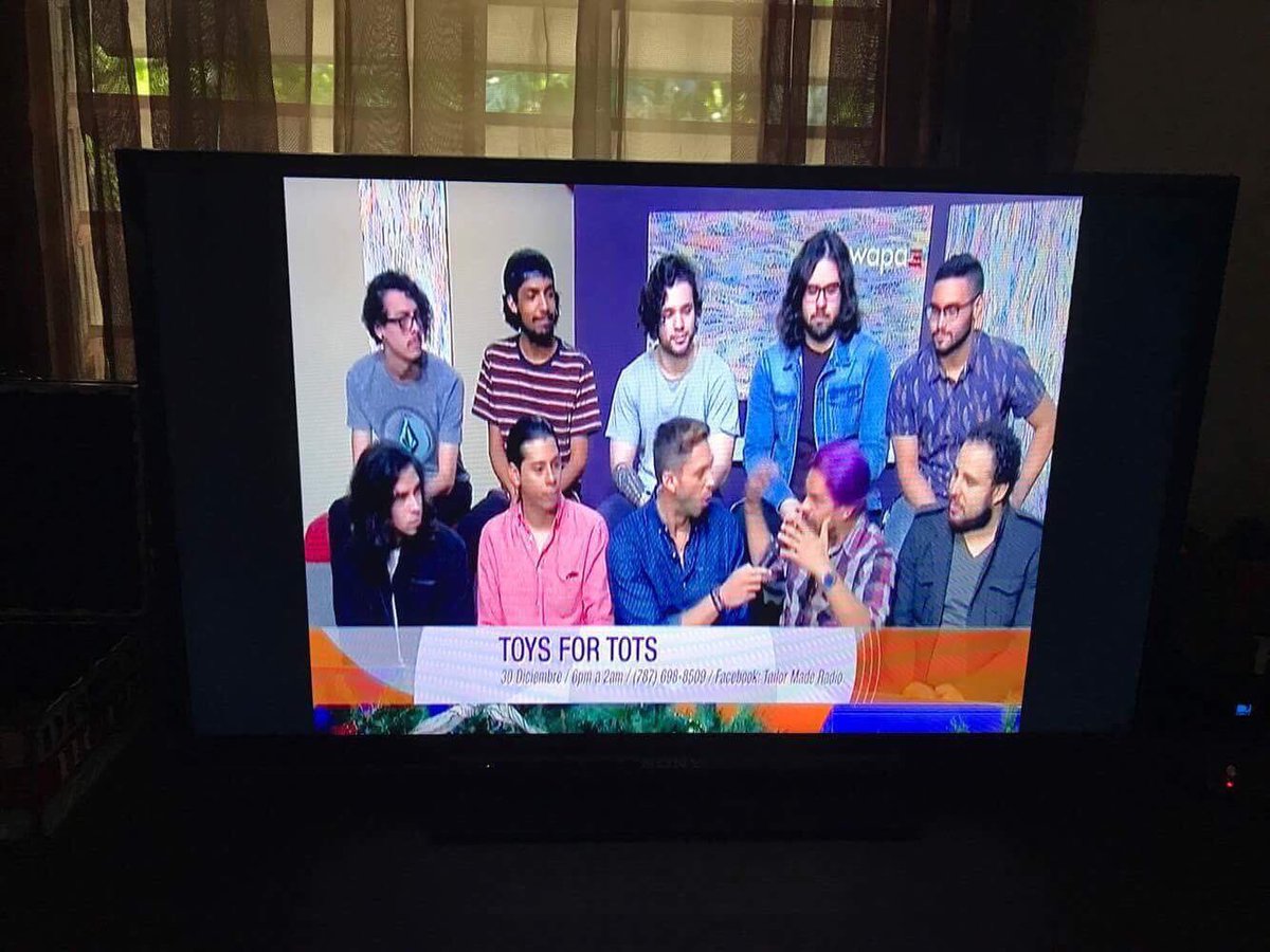 Josh_drums10's tweet photo. Hey mom im on tv!! #chasingnomads #nomads #tailormade #ToysforTots https://t.co/bjUfumgjtO