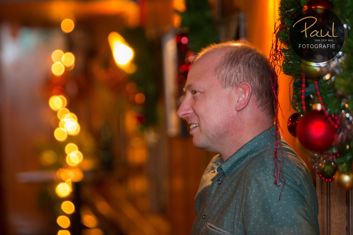 Mooie foto's van Paul van der Wal van de DNO Zwolle 3 kerstbijeenkomst. Voor een kerstpakket moest er eerst gedobbeld en gepitcht worden.