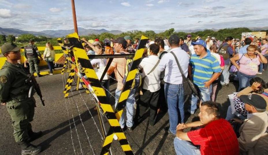 ElNacionalWeb's tweet photo. Colombia anunció refuerzos en pasos fronterizos con Venezuela https://t.co/NfE5IgoZX6  https://t.co/49wwCkO55a