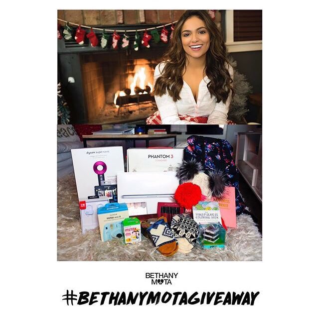 _gracexx__'s tweet photo. #BethanyMotaGiveaway @BethanyMota love you ❤️❤️ https://t.co/HSEm5y1yIT