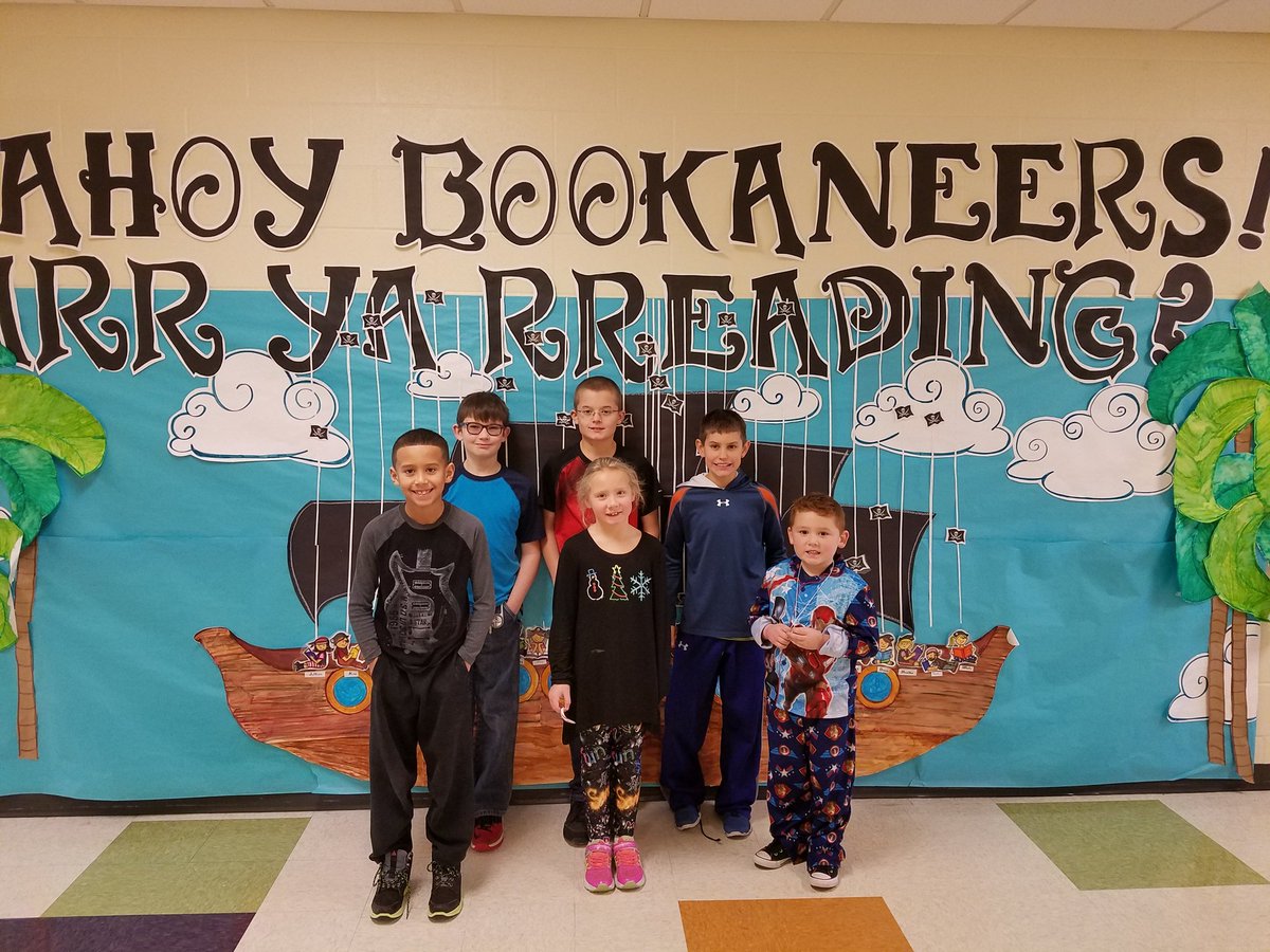 Hamilton_HLE's tweet photo. 2016 #HighlandREADS winners were: Intermediate- Noah Krehbiel, Logan Warner, Mason Malone! Primary- Nick Baker, Ana Grant, Darrell Jackson! https://t.co/CM2hepOktq