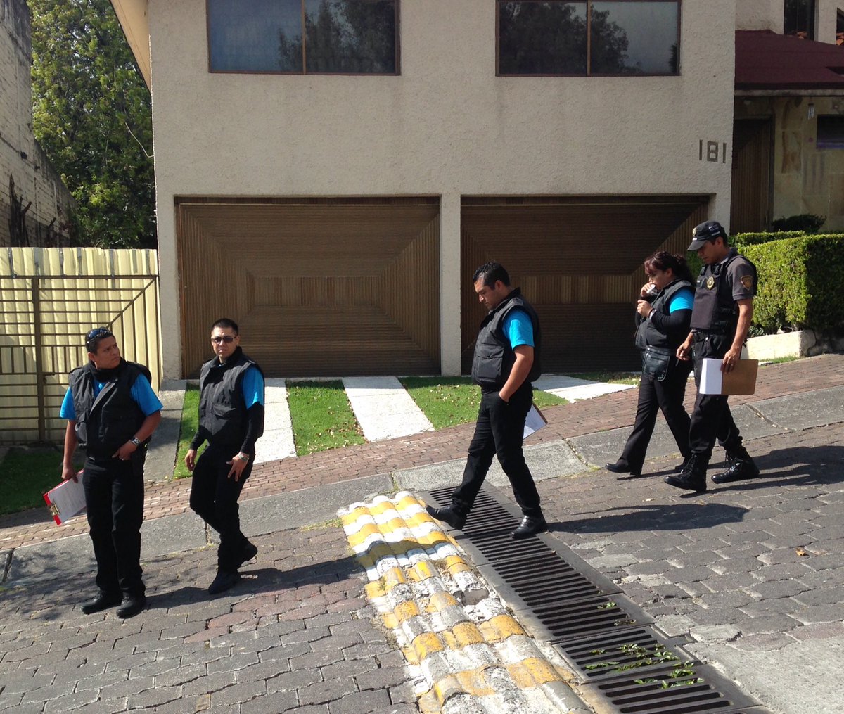 EnlaceTAguilas's tweet photo. @SSP_CDMX @LomaAguilassur @LomasAguilas3 @CtoLemansac @caspoliciadf segundo día de recorrido en territorio Águilas, gracias #enlaceconssp https://t.co/LPCnrJFLYI