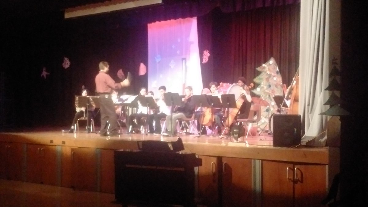 kenlister1's tweet photo. @GSHA_TDSB rocking Winterfest party, music, magical forest! Thx2 Summeiya, Mustapha, Turkan. Go @henrythelion! #TDSB https://t.co/4XAbsKyC5N