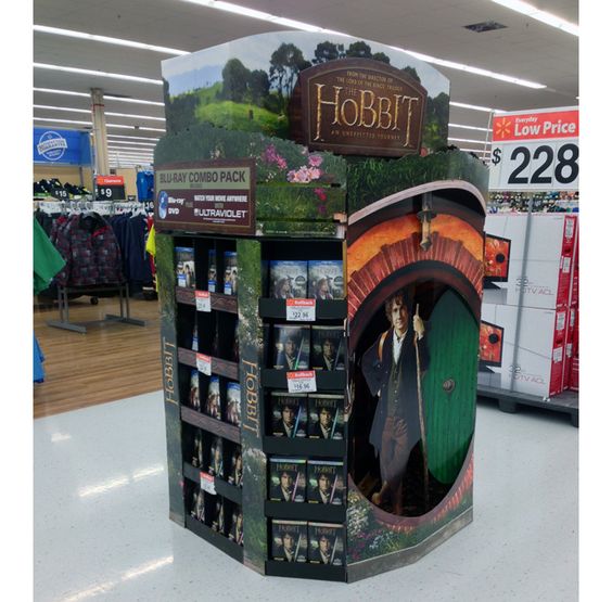 display_store's tweet image. Hey,HoBBIT fans,look over here! what do you think of this display?
