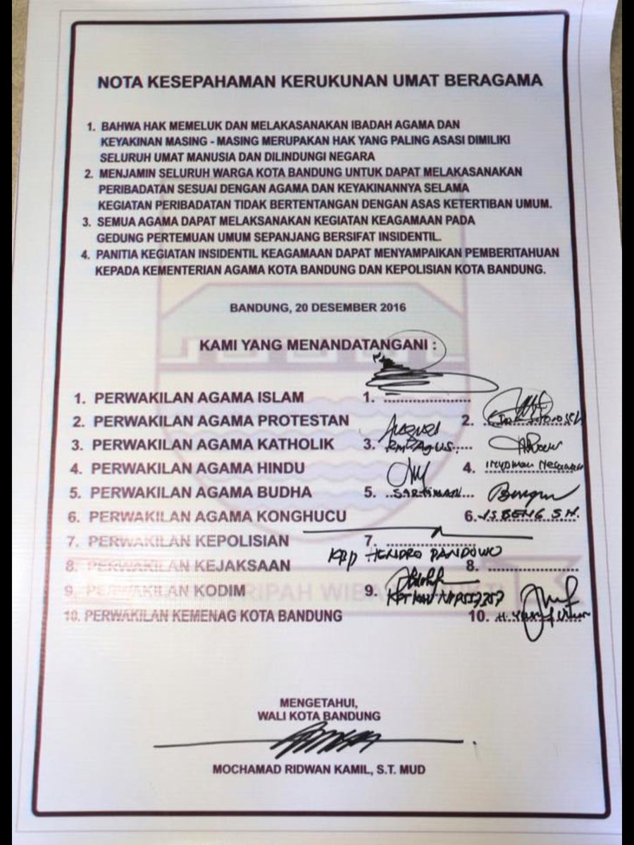 ridwankamil's tweet photo. Warga Bdg, jika sedang merencanakan atau sedang melangsungkan kegiatan beribadah dirasa ada potensi gangguan, silakan tunjukkan surat ini. https://t.co/kNd3J28zK0