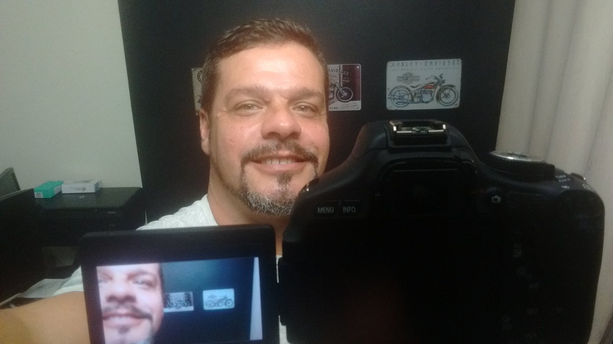 Guto_Saboia's tweet image. + uma madrugada gravando vídeo p o canal #Indevidamente no YouTube, e p variar, cachorro latindo, motoqueiro com escapamento aberto passando