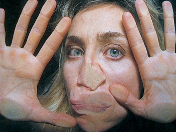 Every night in January, a Pipilotti Rist video will be shown in Times Square at midnight ow.ly/i8hy307jN5y