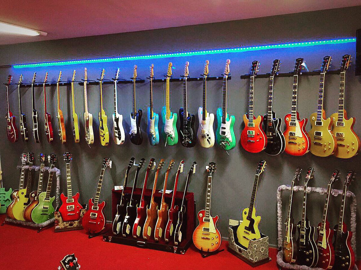 sovietcustom's tweet image. #sovietcustom #guitarrassoviet #sovietguitar #sovietcustomshop