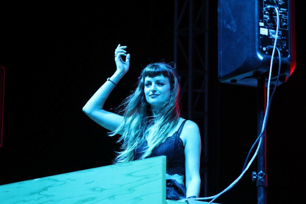 ¡DJ KAFKR en vivo en el Food Truck Festival desde el Foro Ah Kim Pech!

La noche comienza de lujo.

<a href="/Kafkr/">kafkr</a>