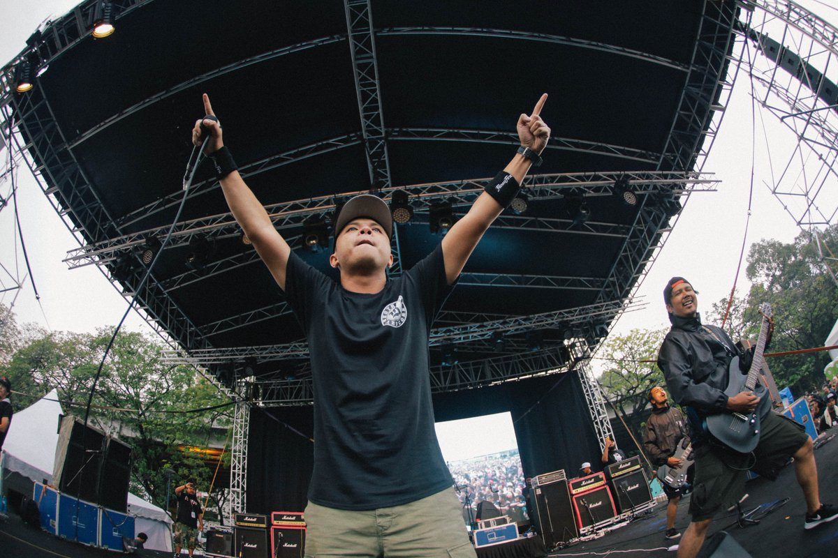 Breakin' Chains (breakinchainshc) Twitter