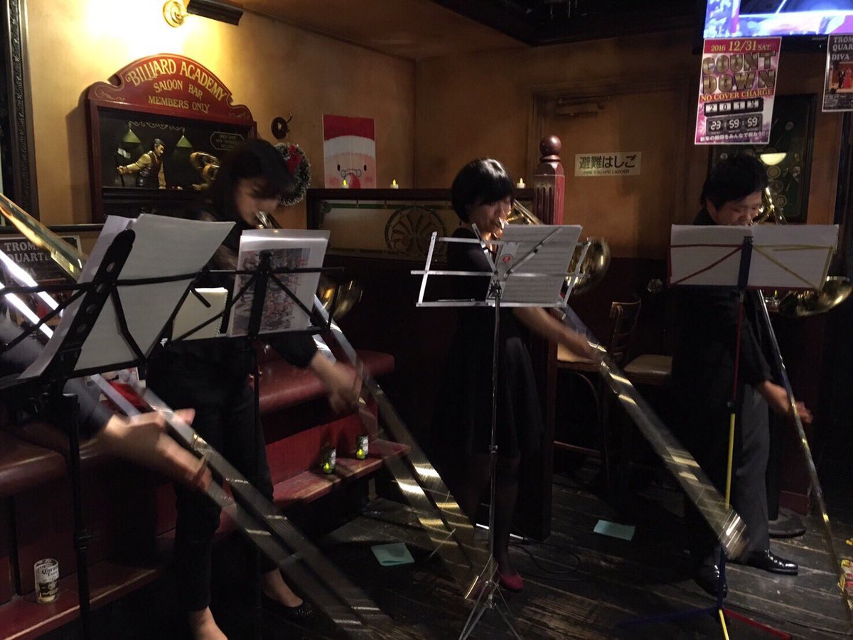 diva_trb's tweet photo. HUBでのコンサート終了致しました！聴きに来てくださった皆様ありがとうございます！
年内の活動はこれで最後になります。
今年はたくさんの本番に恵まれ、とても良い経験をさせていただくことが出来ました😍
来年もDIVAを宜しくお願い致します！
それでは皆様、良いお年をお迎えください😆 https://t.co/nbo28mPtPo