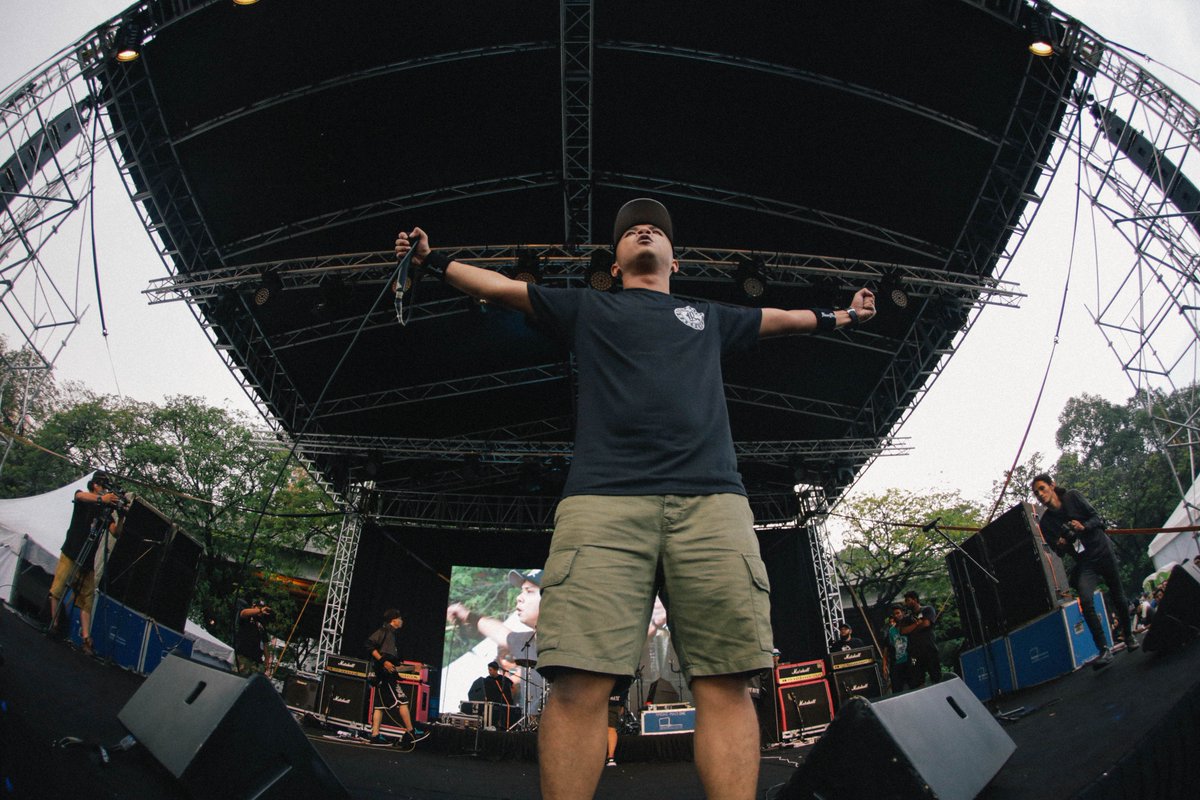 Breakin' Chains (breakinchainshc) Twitter