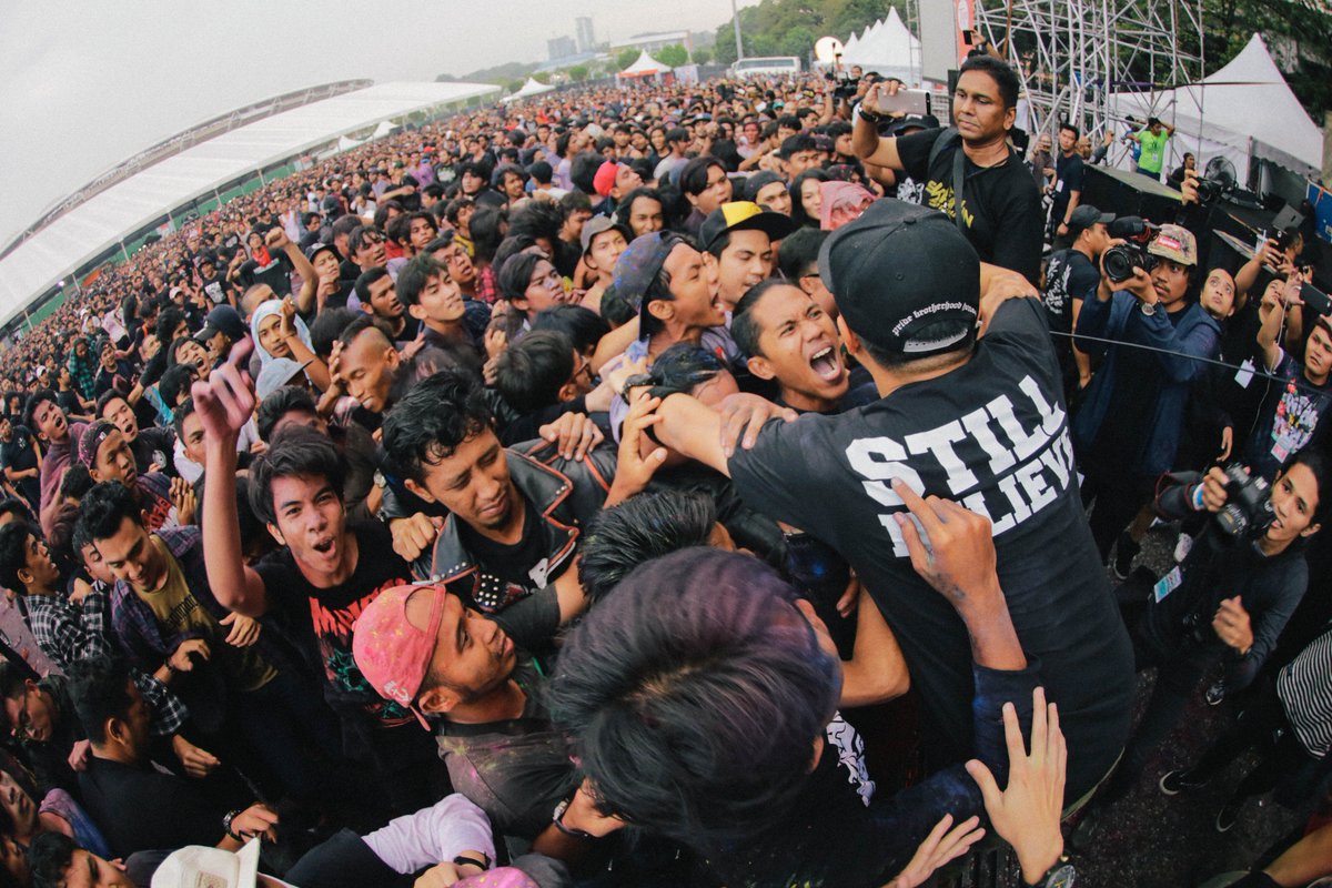 Breakin' Chains (breakinchainshc) Twitter